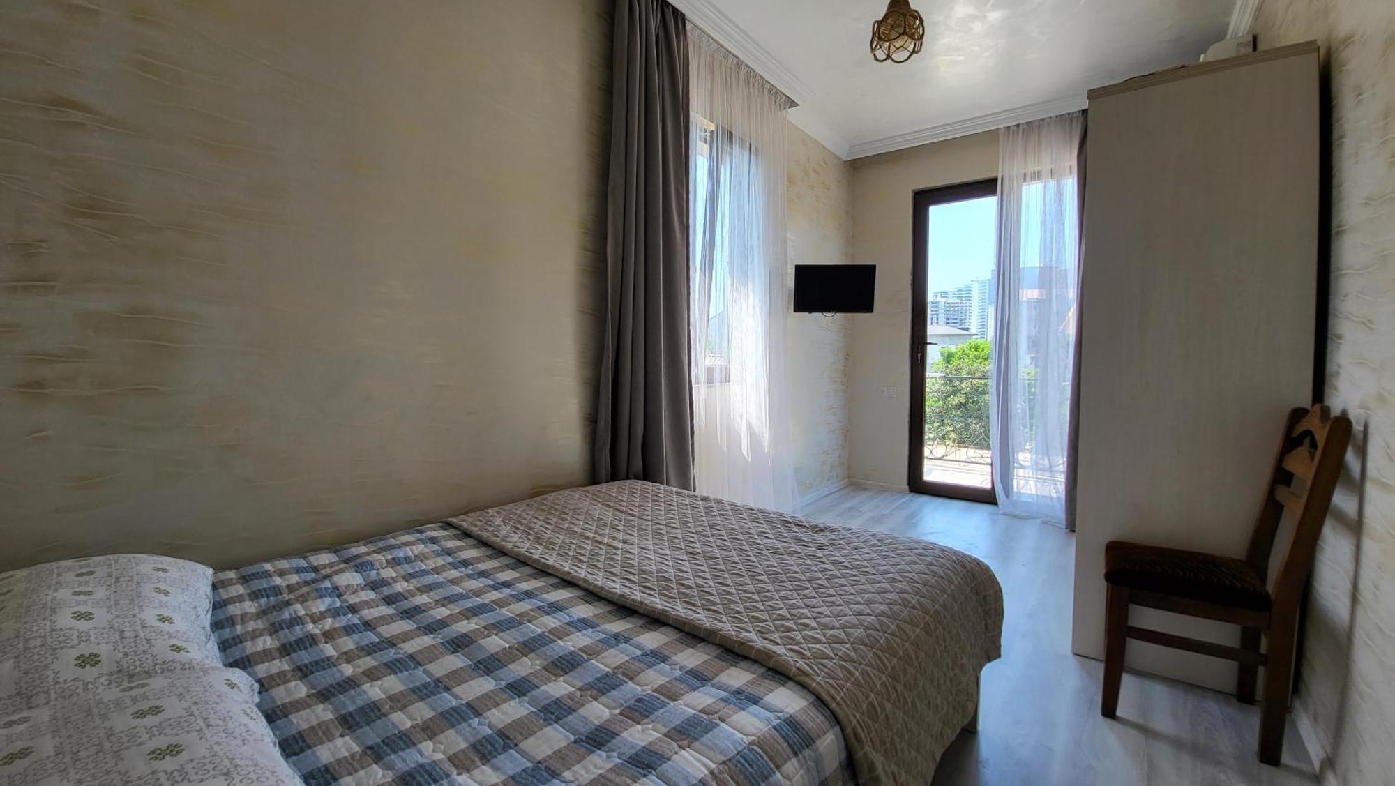 Guesthouse Gocha Beridze Batoemi Buitenkant foto